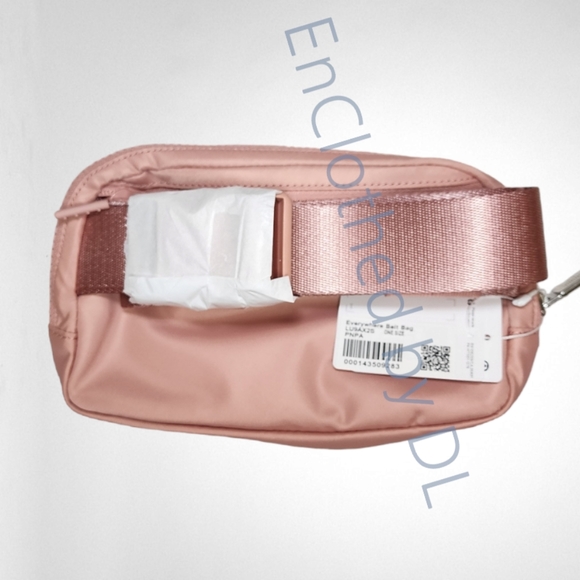 lululemon Everywhere Belt Bag 1L - Picture 3 of 4